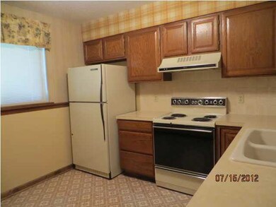 Fully applianced kitchen on lower level