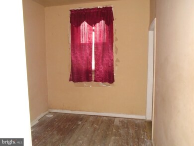 2829 Ridgewood Ave, Baltimore, MD 21215 - photo 5