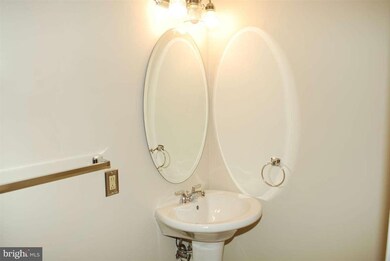 6113 Heron Pond Ct, Burke, VA 22015 - photo 3