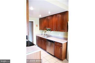 2249 Castle Rock Square unit 12C, Reston, VA 20191 - photo 2