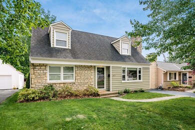 677 E Weisheimer Rd, Columbus, OH 43214 - photo 2