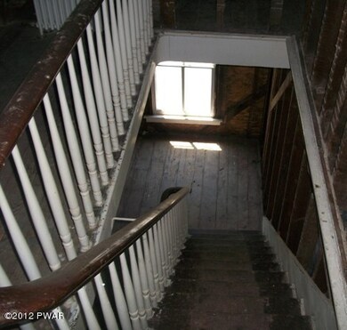 305 W High St, Milford, PA 18337 - photo 6