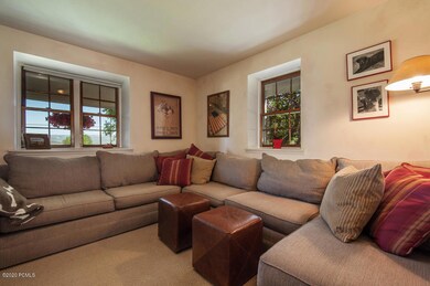6 Living-Room_high_989282