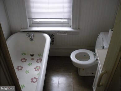 1223 Buttonwood St, Reading, PA 19604 - photo 5