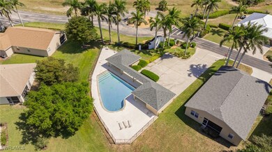 Birds eye view of property