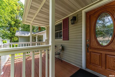 705 Omaha Ave, Lincoln, IL 62656 - photo 2