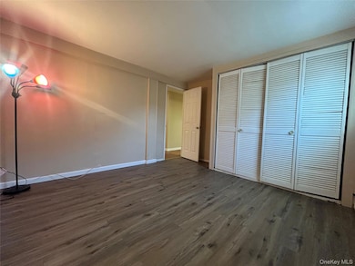 unlisted-address, Massapequa, NY 11758 - photo 5