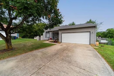 3246 Bluhm Ct, Columbus, OH 43223 - photo 2