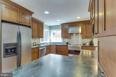 6636 Moly Dr, Falls Church, VA 22046 - photo 6