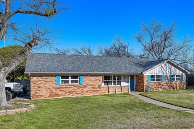 285 Somerset Cir, Bedford, TX 76022 - photo 2