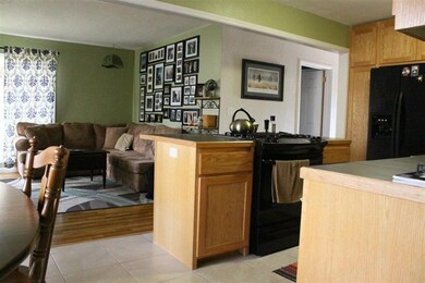 421 SE K St, Grants Pass, OR 97526 - photo 2