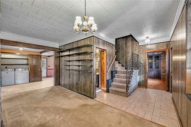 Dining room and entrance