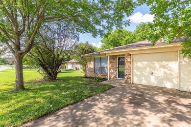 1303 Berry Dr, Cleburne, TX 76033 - photo 2