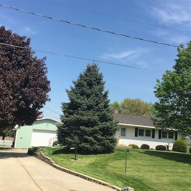 4872 Irish Ln, Fitchburg, WI 53711 - photo 2