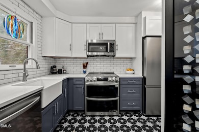 105 Sully Ct unit 18, Chapel Hill, NC 27514 - photo 4