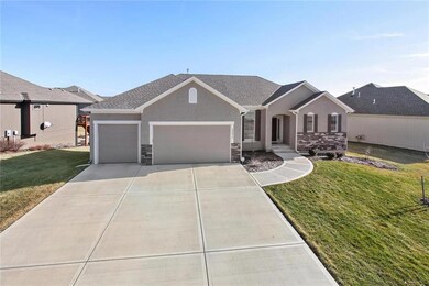 20035 Barker St, Spring Hill, KS 66083 - photo 2