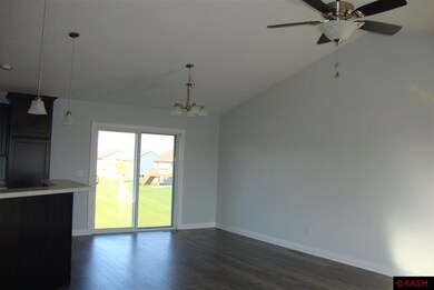 108 Pelican Ct, Mankato, MN 56001 - photo 5