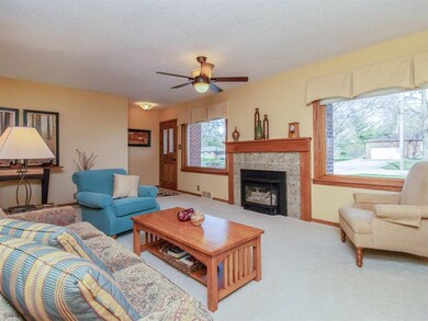 1242 71st St, Windsor Heights, IA 50324 - photo 4