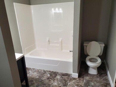 314 Maple St, Center Point, IA 52213 - photo 3