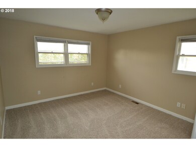 800 E 19th St, the Dalles, OR 97058 - photo 7
