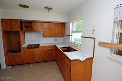 7504 Canaveral Rd, Jacksonville, FL 32210 - photo 3