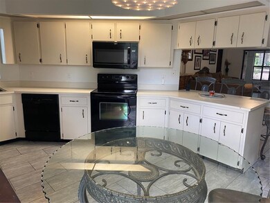 Eat In Kitchen