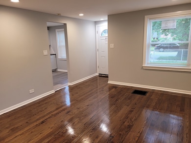 8617 S Bennett Ave, Chicago, IL 60617 - photo 3