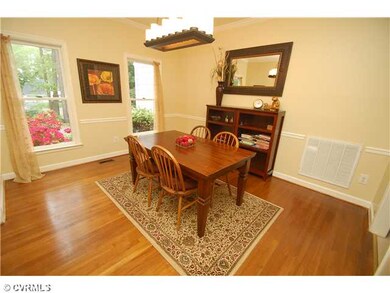 Dining Room - Enjoy hoildays and family gatherings