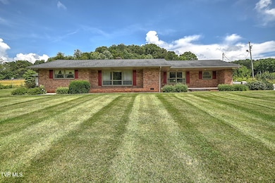 106 Davis Rd, Fall Branch, TN 37656 - photo 2
