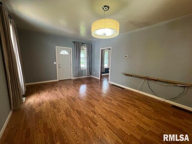 836 S Johnson St, Macomb, IL 61455 - photo 5