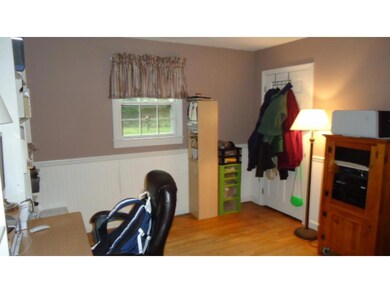 33 Caron Rd, Bedford, NH 03110 - photo 5