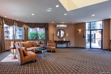 99 S Park Ave unit 224, Rockville Centre, NY 11570 - photo 4