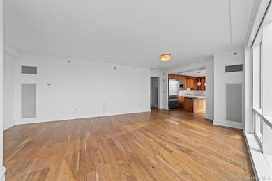5 Renaissance Square unit 10G, White Plains, NY 10601 - photo 6
