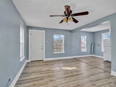 912 S Armstrong Ave unit 2, Denison, TX 75020 - photo 2