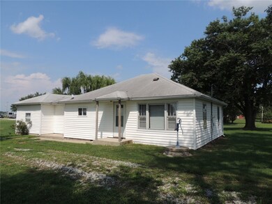 8874 Illinois 33, Shumway, IL 62461 - photo 2