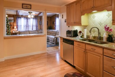 19 Bates St, Lynn, MA 01905 - photo 5