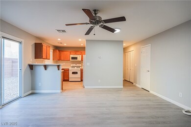 8378 Pearl Beach Ct, Las Vegas, NV 89139 - photo 6