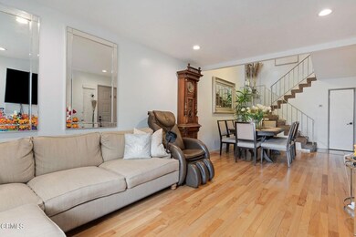 7-web-or-mls-07 - Living Room