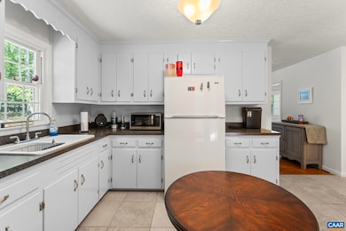 4489 Woods Edge Rd, Troy, VA 22974 - photo 7