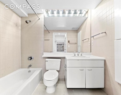 The Kingsley unit 807, New York, NY 10021 - photo 4