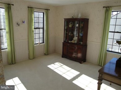 8554 Trumbauer Dr, Glenside, PA 19038 - photo 5