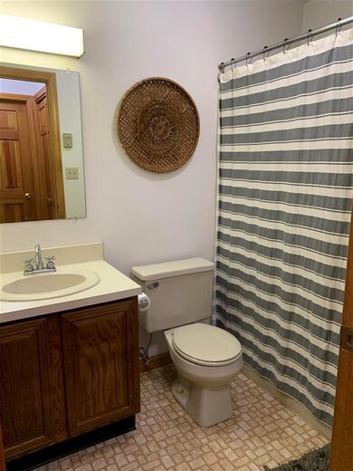 5 Goldfinch Rd unit 4, Lincoln, NH 03251 - photo 5