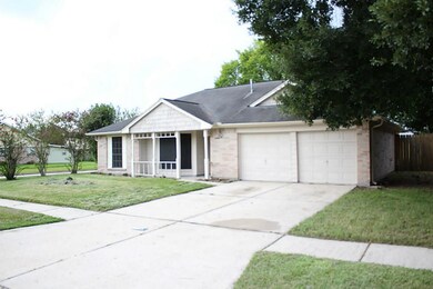 10903 Thorncliff Dr, Humble, TX 77396 - photo 2