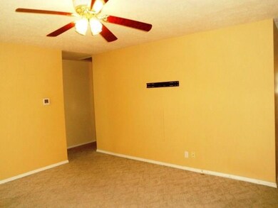 2905 Centre Ct, Indianapolis, IN 46203 - photo 3