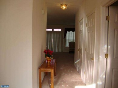 22 Ellington Dr, Columbus, NJ 08022 - photo 4