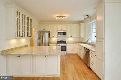 305 S 11th St, Purcellville, VA 20132 - photo 7