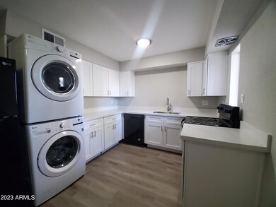 407 N Williams unit 3, Mesa, AZ 85203 - photo 3