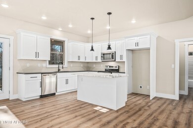 mls-114 Creekview Ct-95