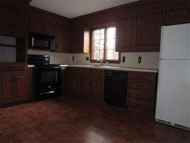 93 Duxbury Ln, Longmeadow, MA 01106 - photo 6