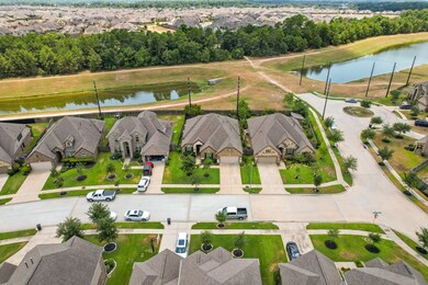 Wildwood at Northpointe is 8 miles northwest of the affluent community of Champion Forest. It is also close to major employers, medical centers, and famous retail locations. Yet, the neighborhood still preserves a serene atmosphere near the bustling hotspots.